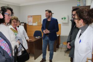 Cáritas Diocesana de Ciudad Real recibe la visita en el centro Siloé del subdelegado del Gobierno, David Broceño