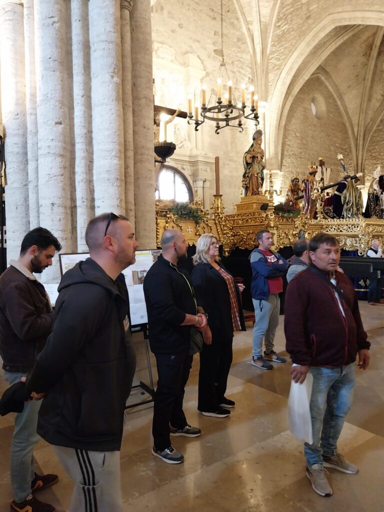 Martes Santo: caminar juntos también sana